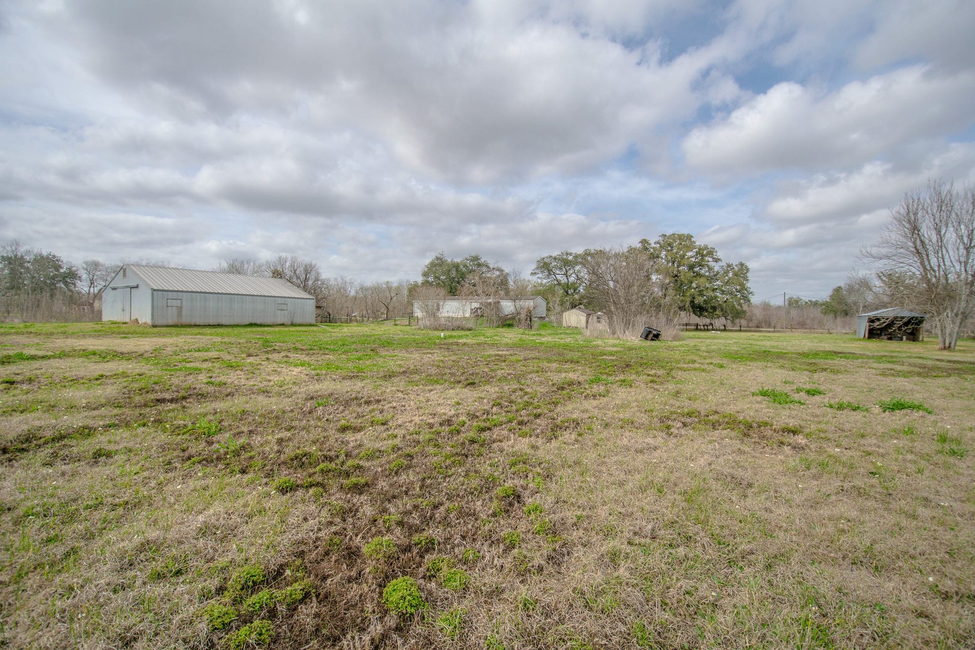 2801 County Road 444, Angleton, TX 77515 2801 County Road 444, Angleton, TX 77515