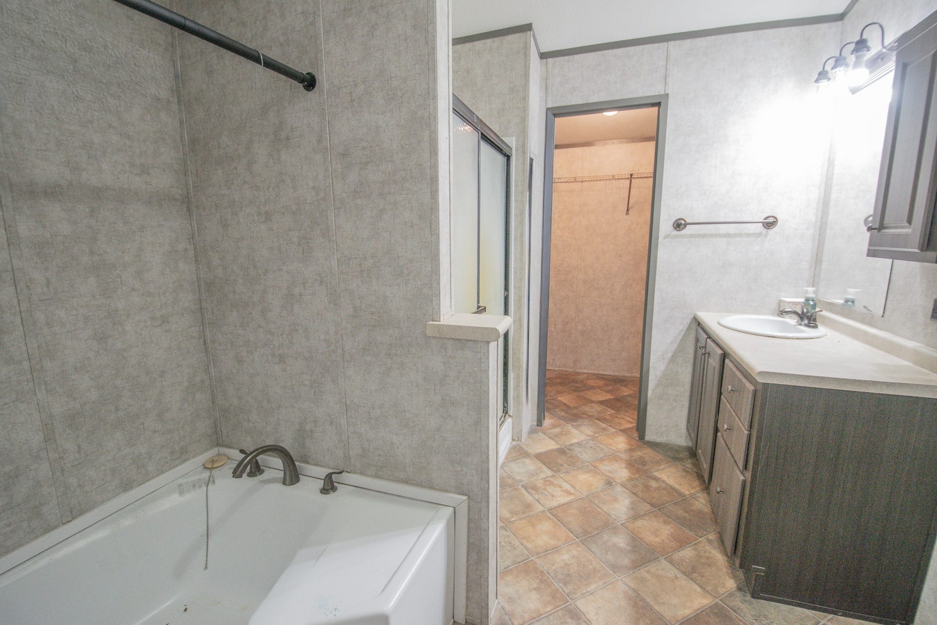 2801 County Road 444, Angleton, TX 77515 2801 County Road 444, Angleton, TX 77515