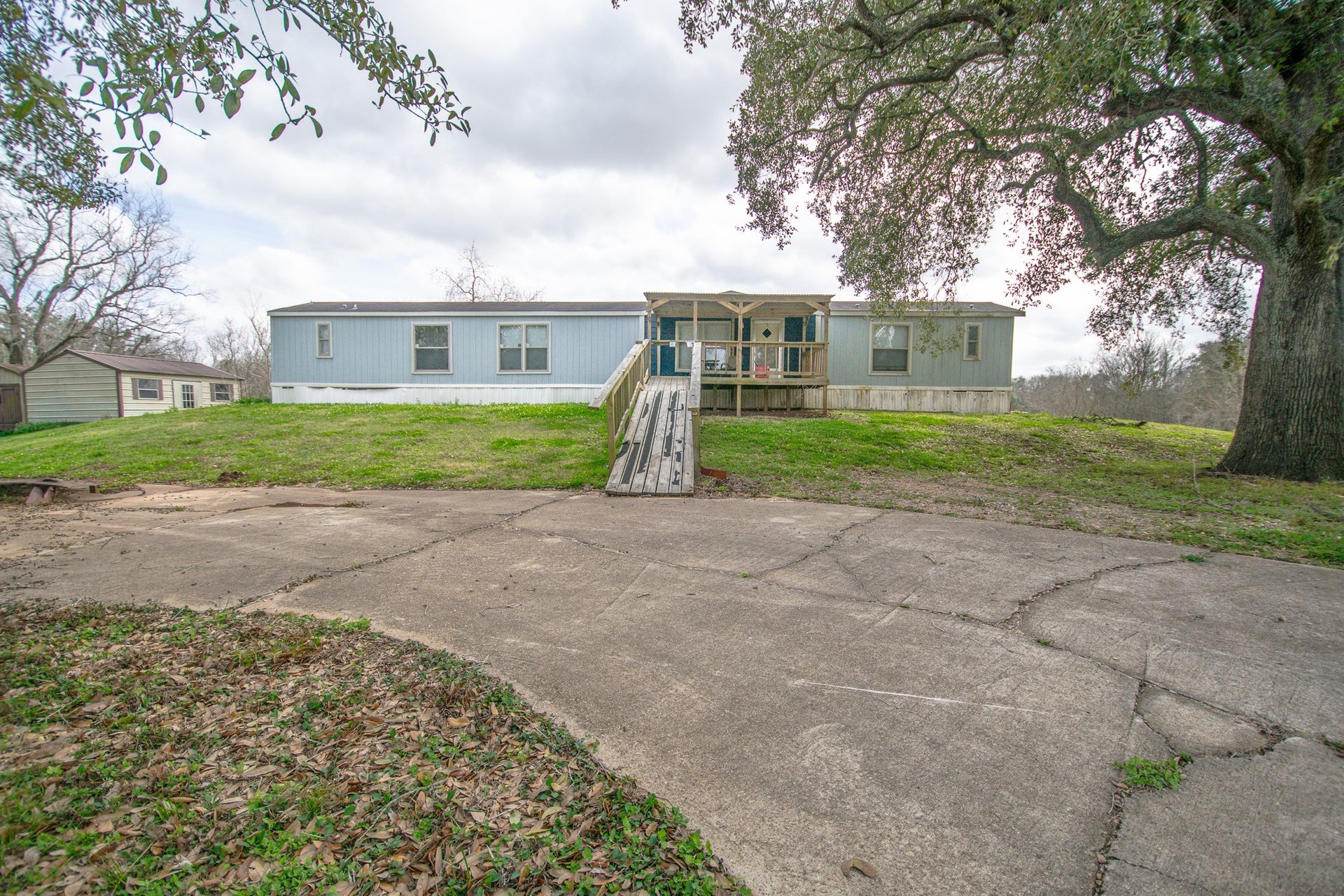 2801 County Road 444, Angleton, TX 77515 2801 County Road 444, Angleton, TX 77515