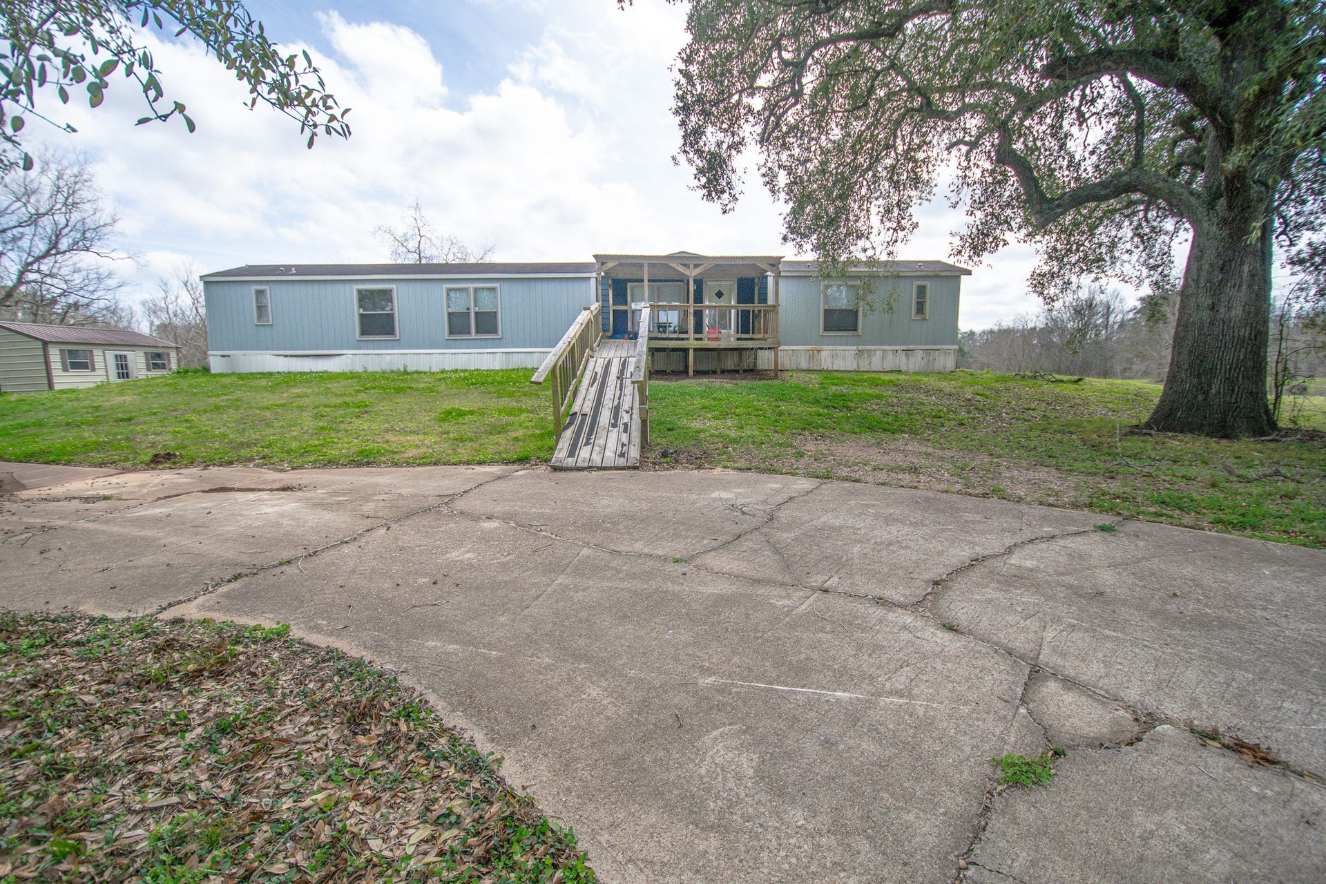 2801 County Road 444, Angleton, TX 77515 2801 County Road 444, Angleton, TX 77515