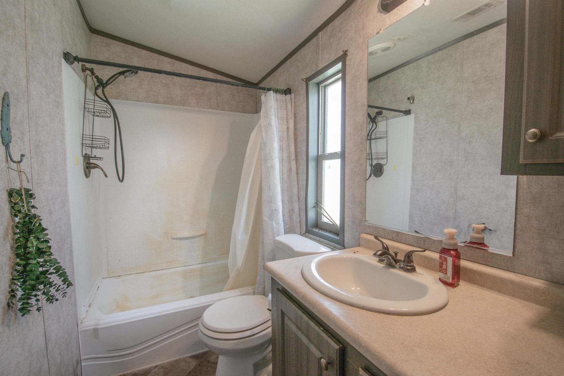 2801 County Road 444, Angleton, TX 77515 2801 County Road 444, Angleton, TX 77515