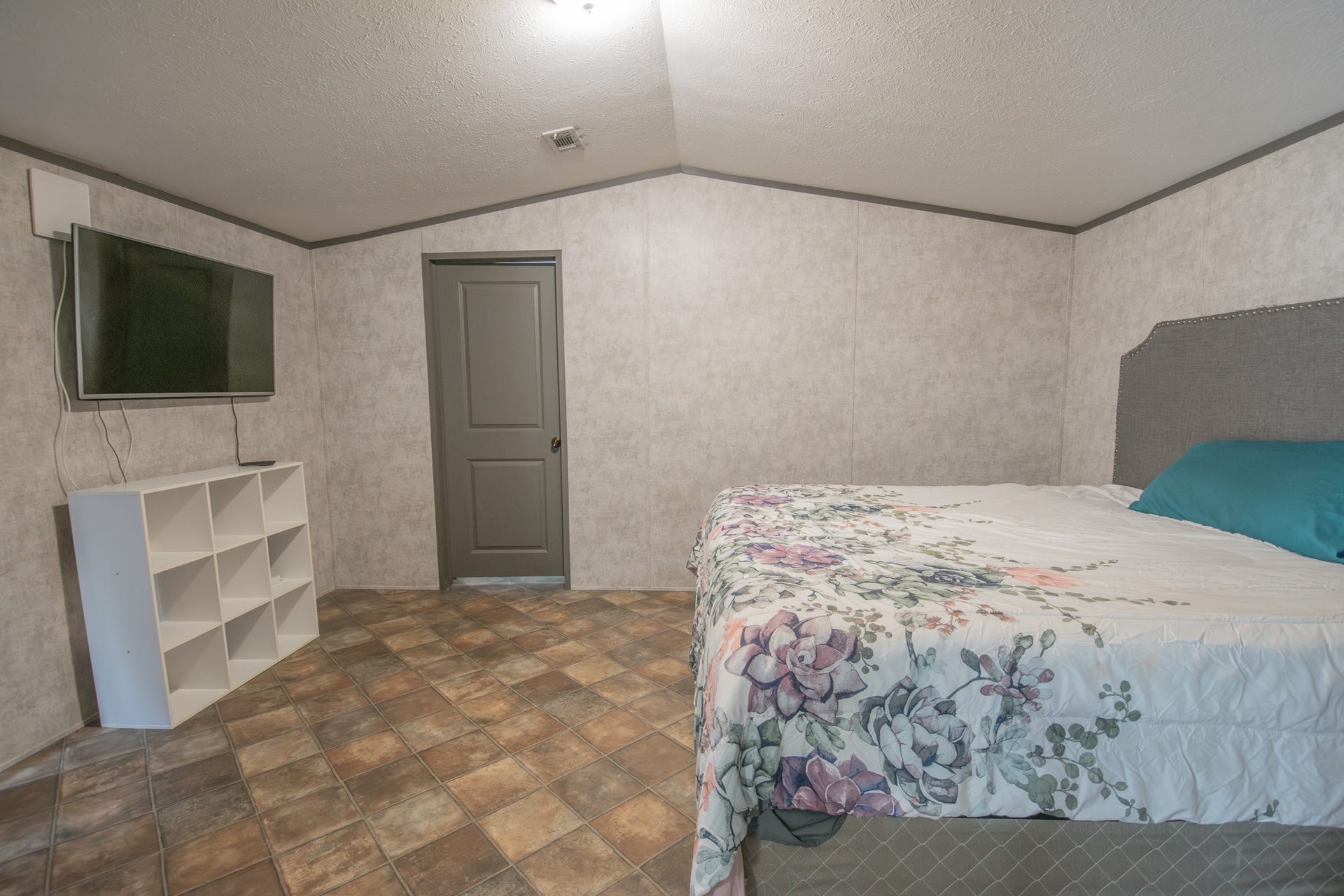 2801 County Road 444, Angleton, TX 77515 2801 County Road 444, Angleton, TX 77515