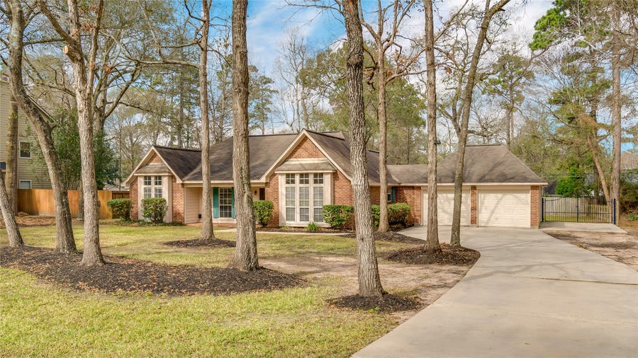 Property photo for 2460 Pebblebrook Circle, Conroe, TX