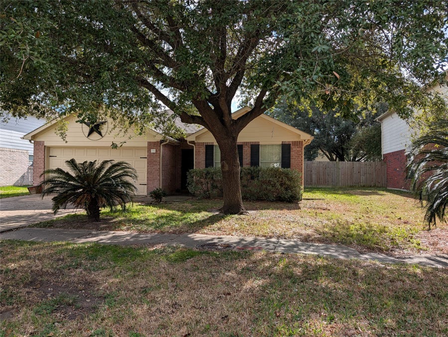 Property photo for 714 N Vista Drive, Houston, TX