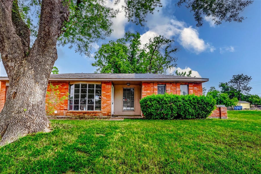 Property photo for 4969 E Ridge Creek Drive, Houston, TX