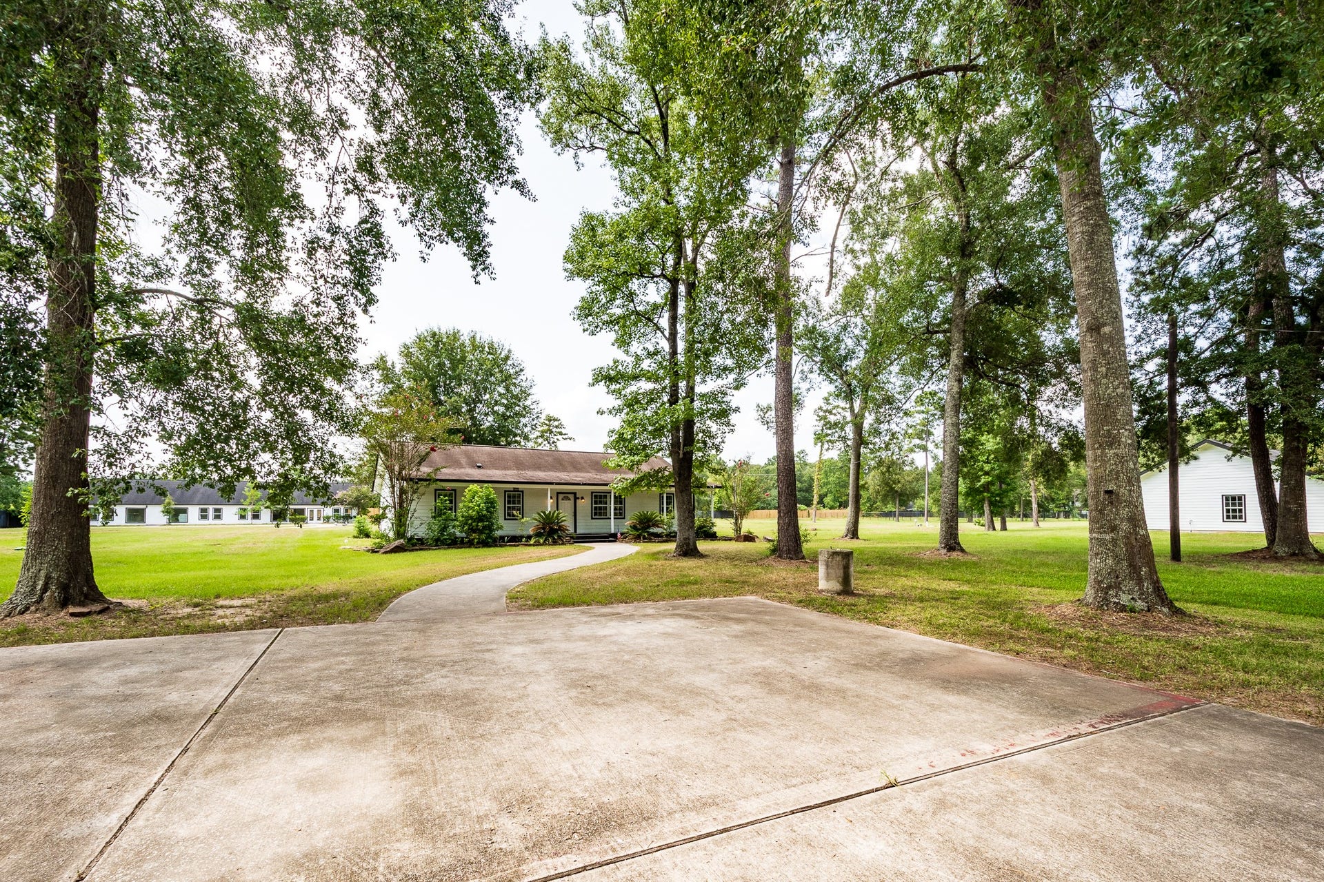 16111 Porter Lane, Porter, TX 77365 Abundant amount of parking in front of building #3.