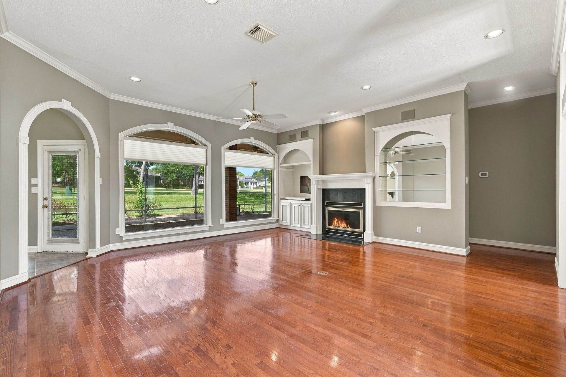 299 Wedgewood Drive, Montgomery, TX 77356 Fairway view from living room