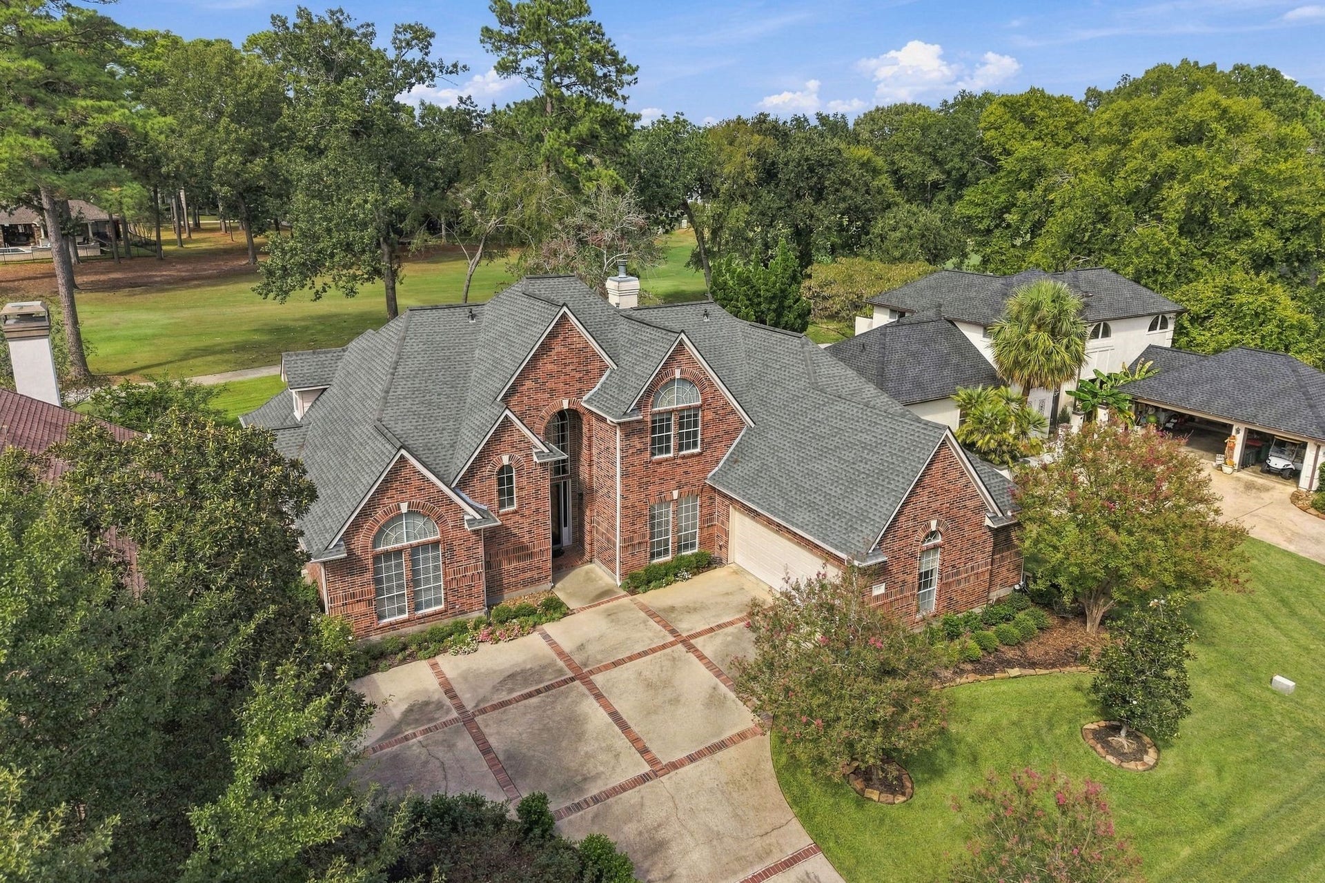 299 Wedgewood Drive, Montgomery, TX 77356 Located on the 18th fairway of the Miller Course at Bentwater Country Club
