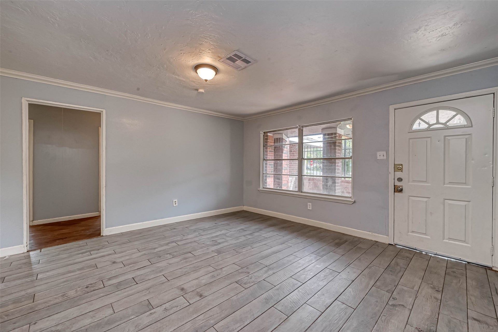 5431 Willow Glen Drive, Houston, TX 77033