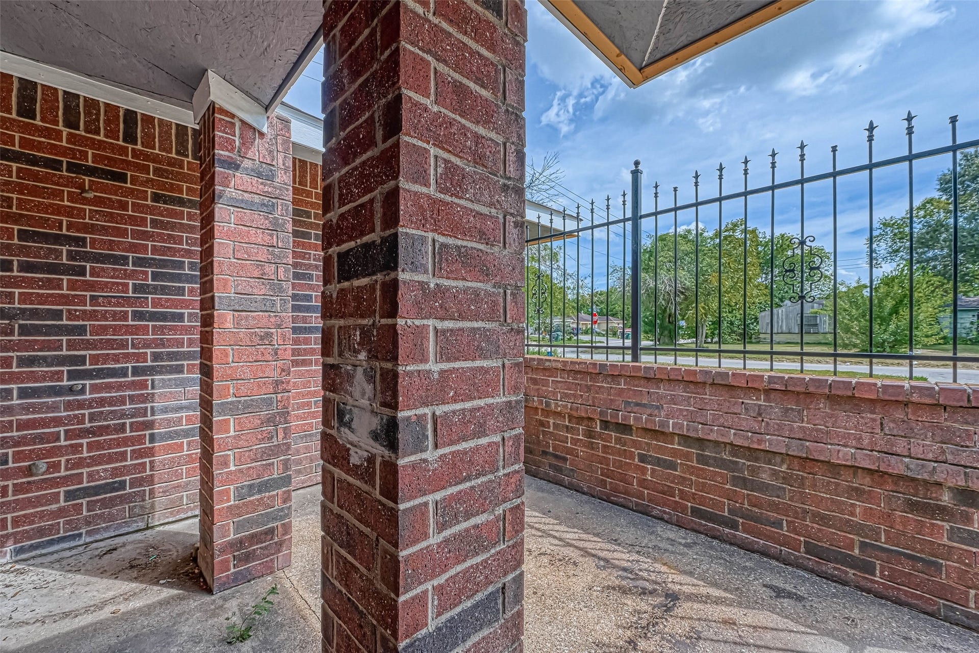 5431 Willow Glen Drive, Houston, TX 77033