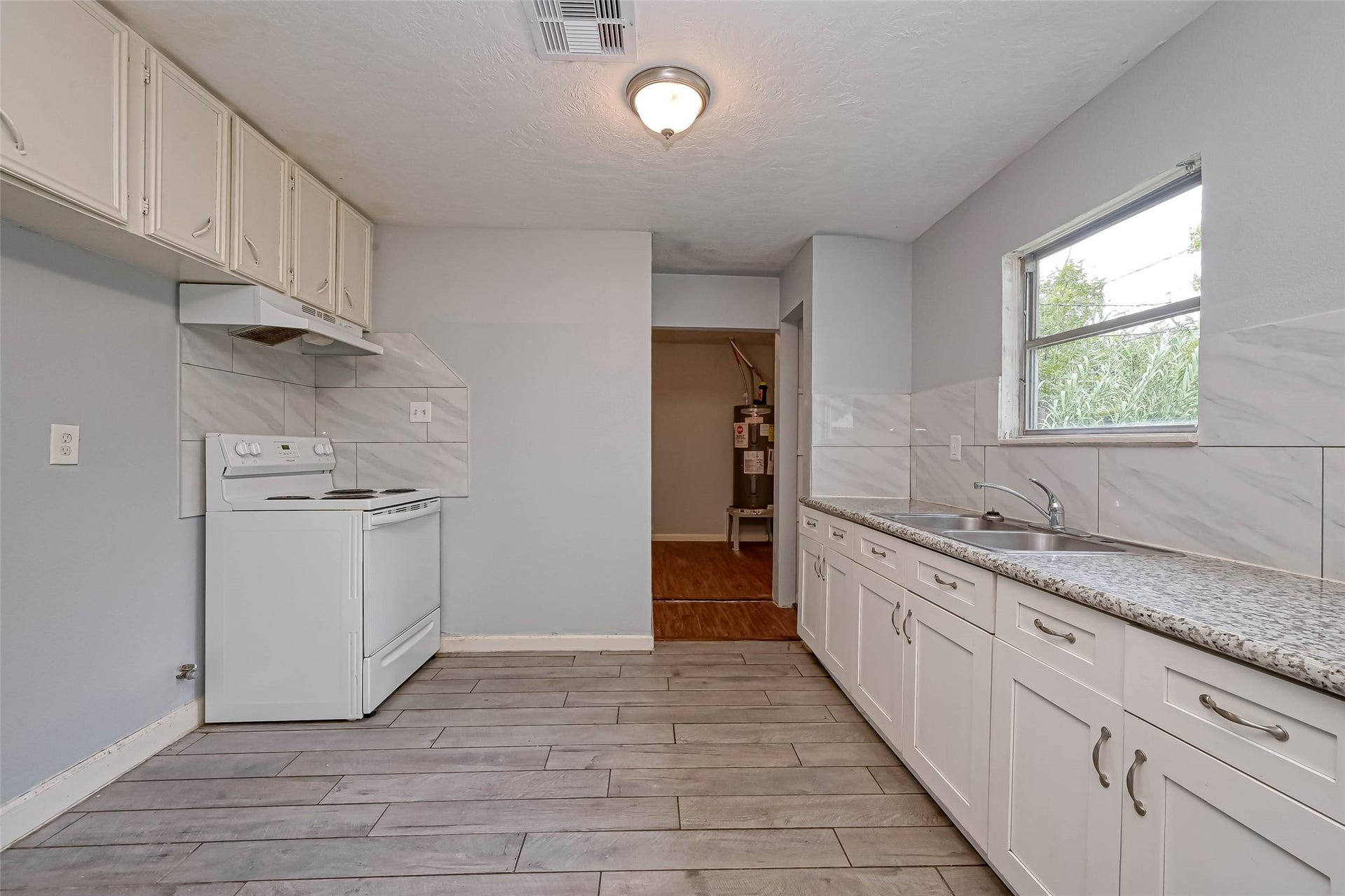 5431 Willow Glen Drive, Houston, TX 77033