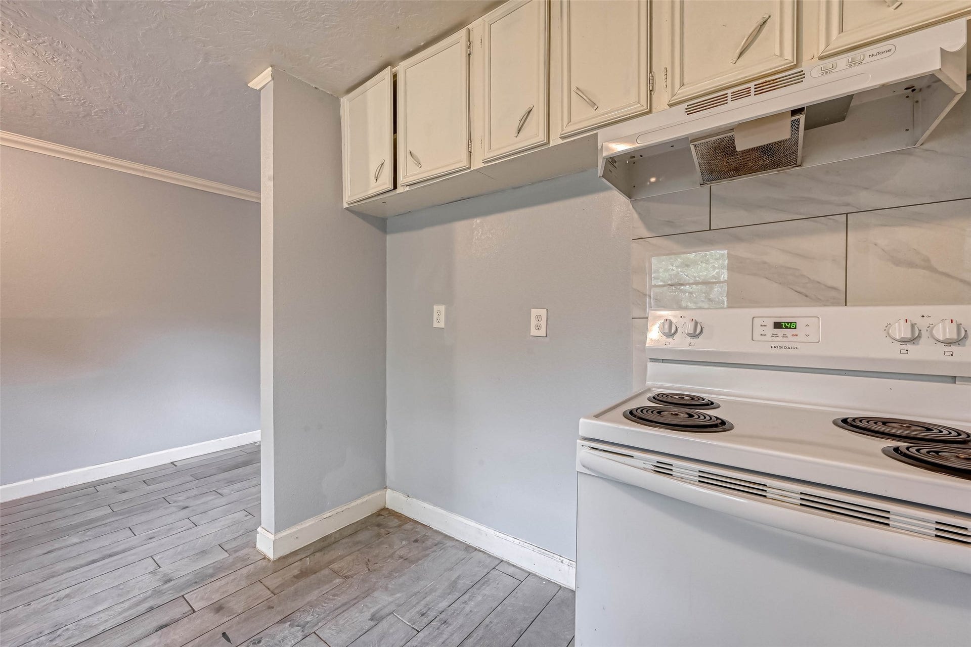 5431 Willow Glen Drive, Houston, TX 77033