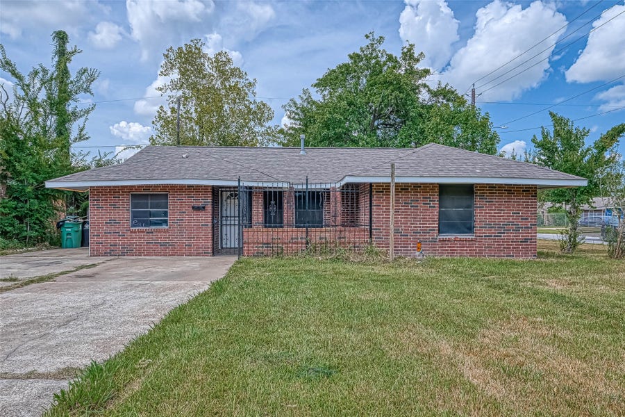 Property photo for 5431 Willow Glen Drive, Houston, TX