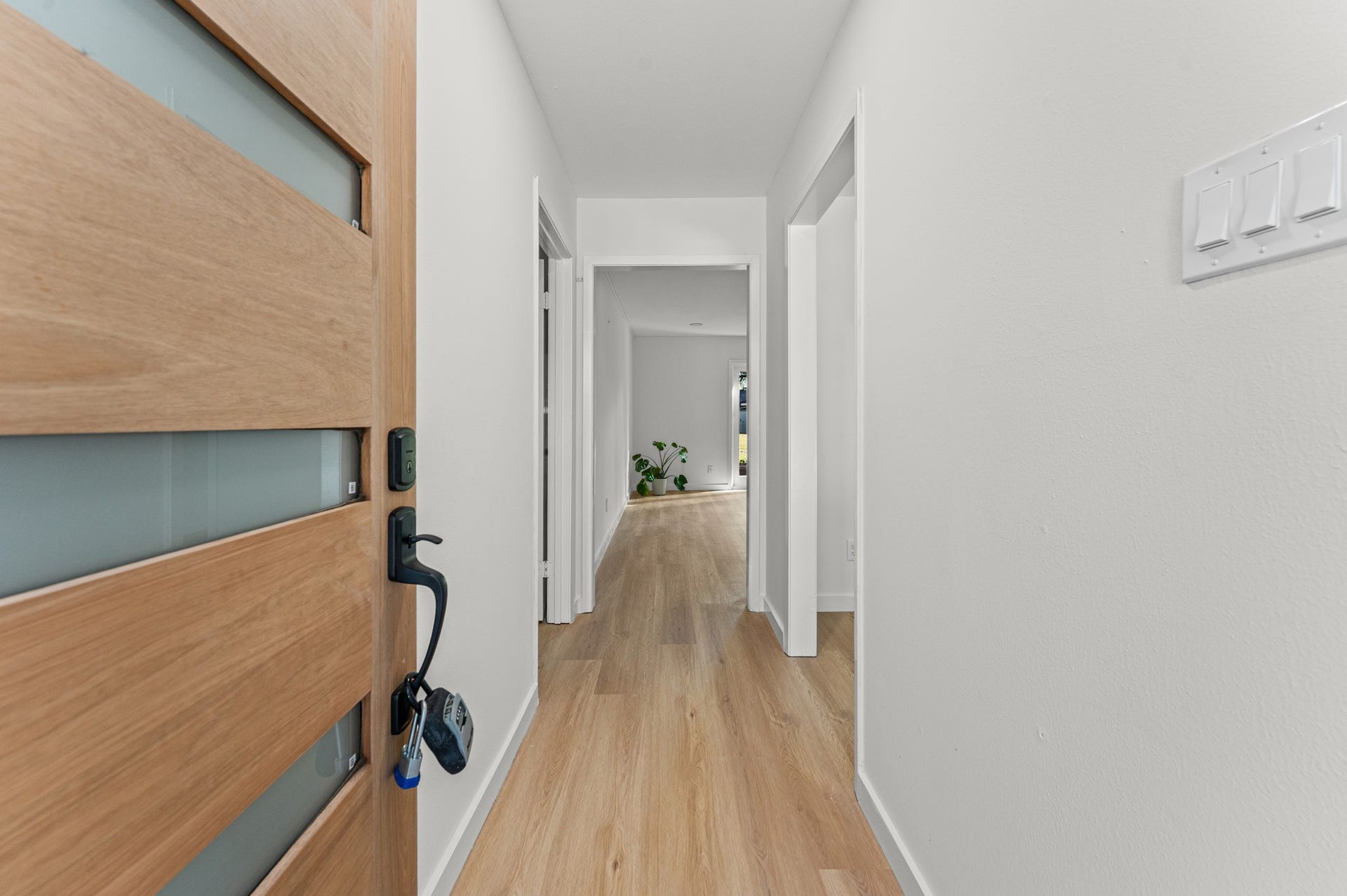 7519 Jason Street, Houston, TX 77074 Step into a warm yet airy ambiance with new luxury vinyl flooring throughout the home.