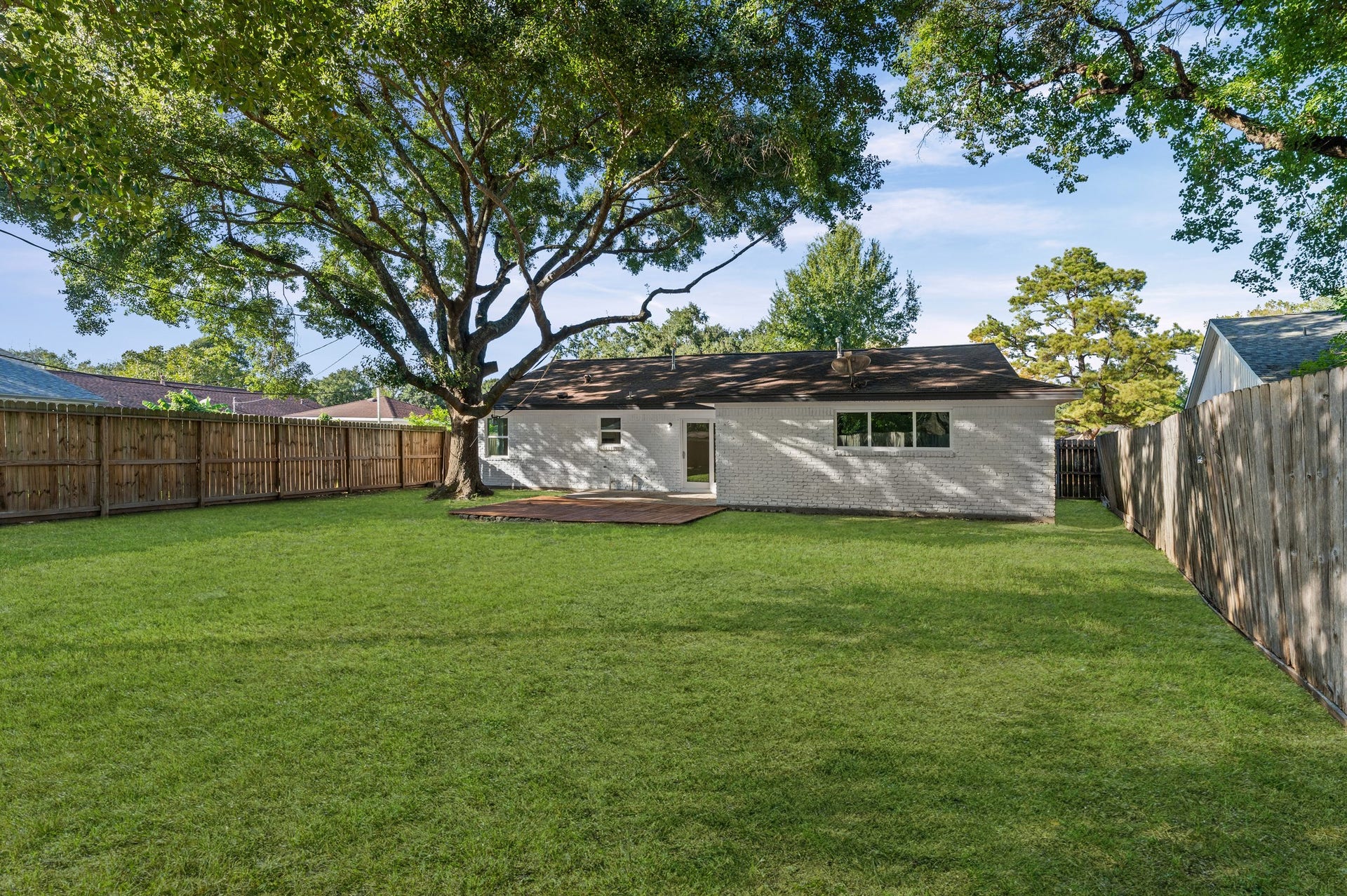 7519 Jason Street, Houston, TX 77074 Gorgeous back yard, perfect for entertaining and relaxing!