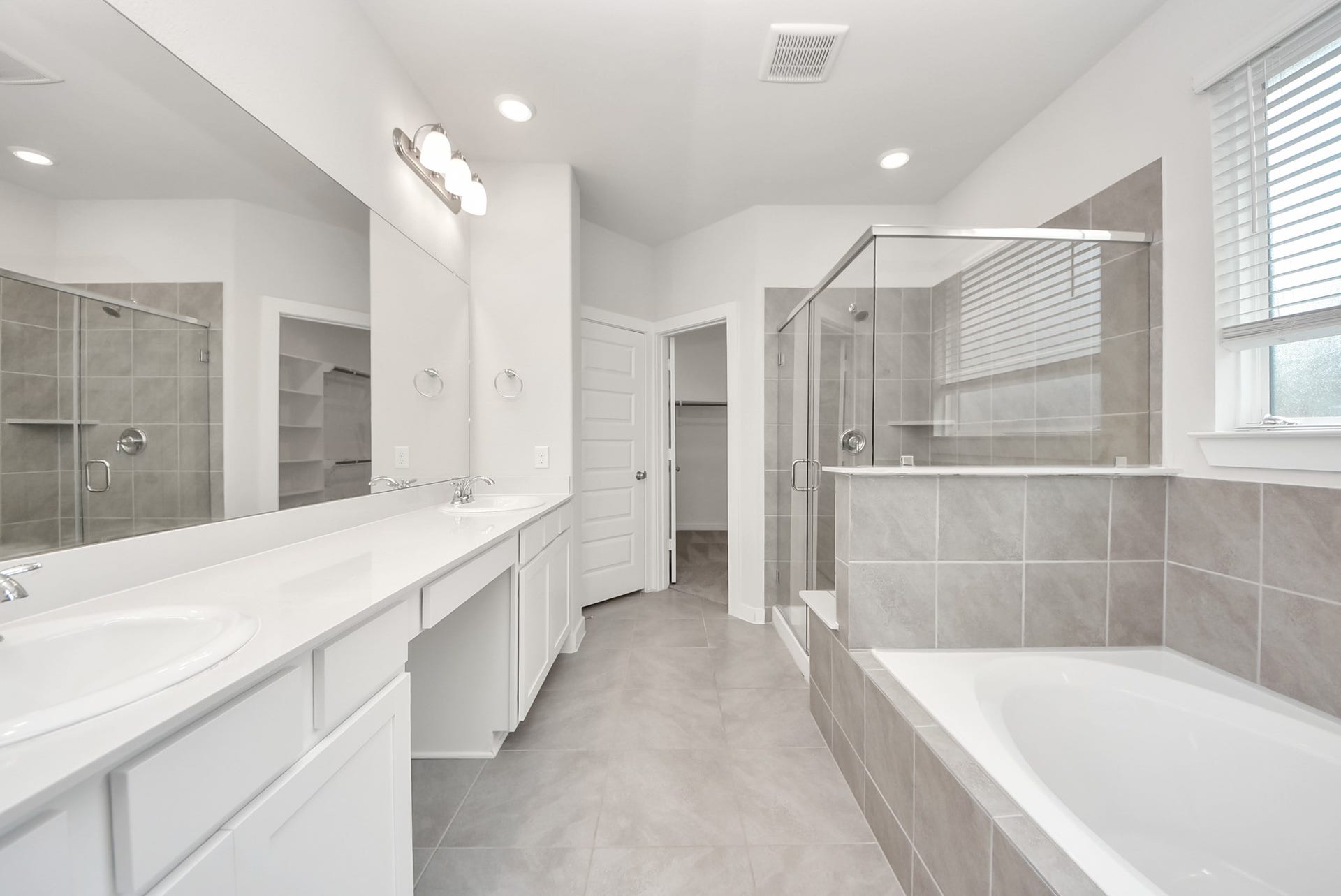 7202 Wilshire Court, Rosharon, TX 77583 Primary bathroom