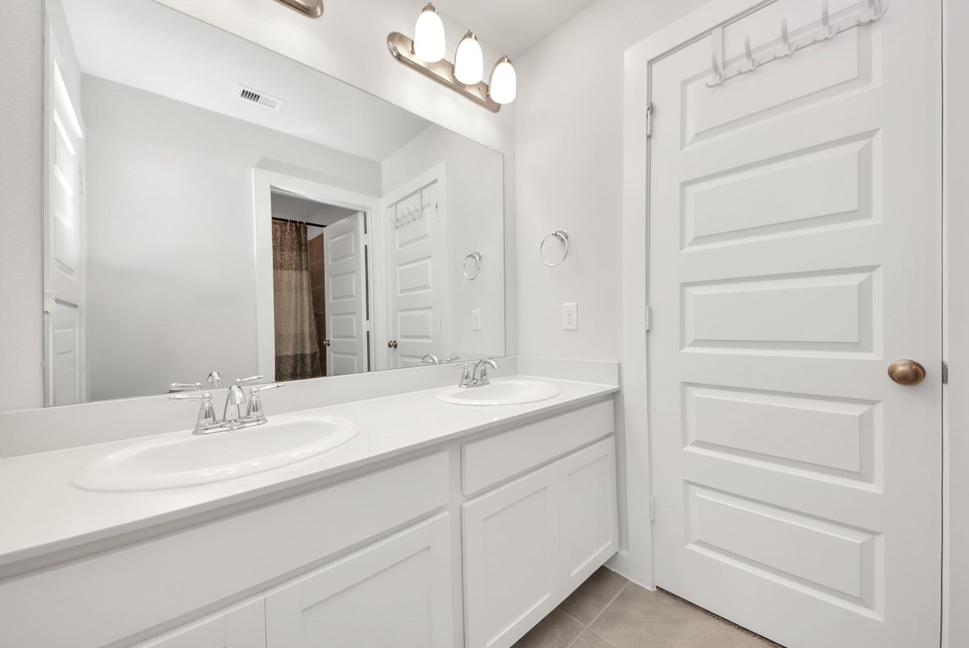 7202 Wilshire Court, Rosharon, TX 77583 Secondary bathroom