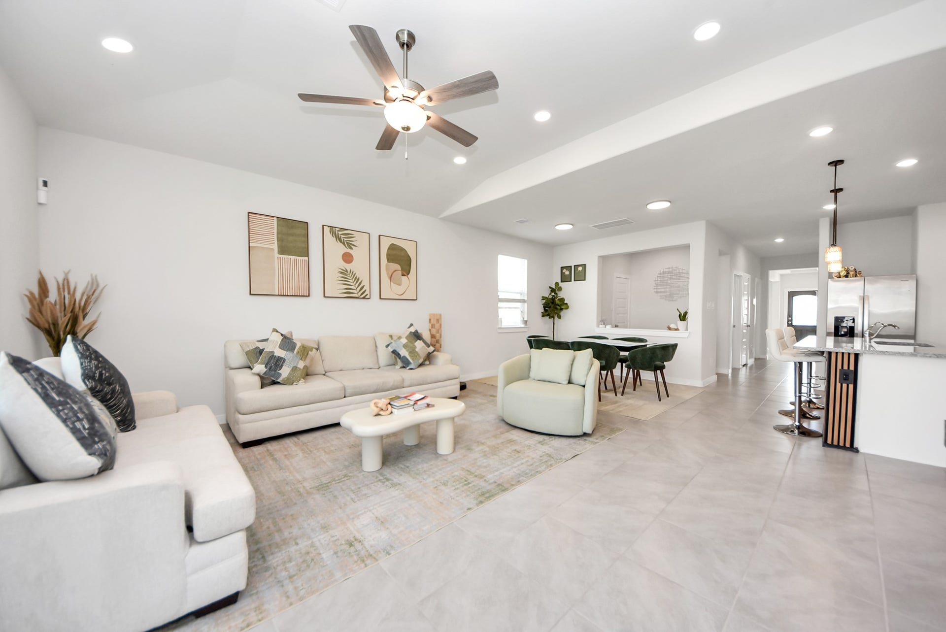 7202 Wilshire Court, Rosharon, TX 77583 Living room