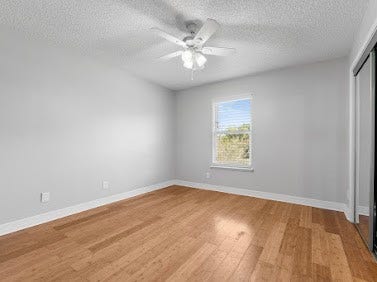 16606 Oxnard Lane, Friendswood, TX 77546 Comfortable secondary bedroom upstairs