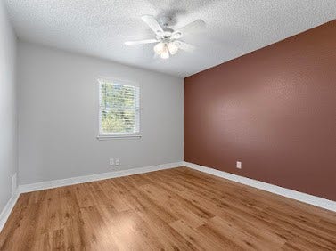 16606 Oxnard Lane, Friendswood, TX 77546 Versatile space for guests or a home office