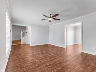 16606 Oxnard Lane, Friendswood, TX 77546 Spacious living area with plenty of natural light