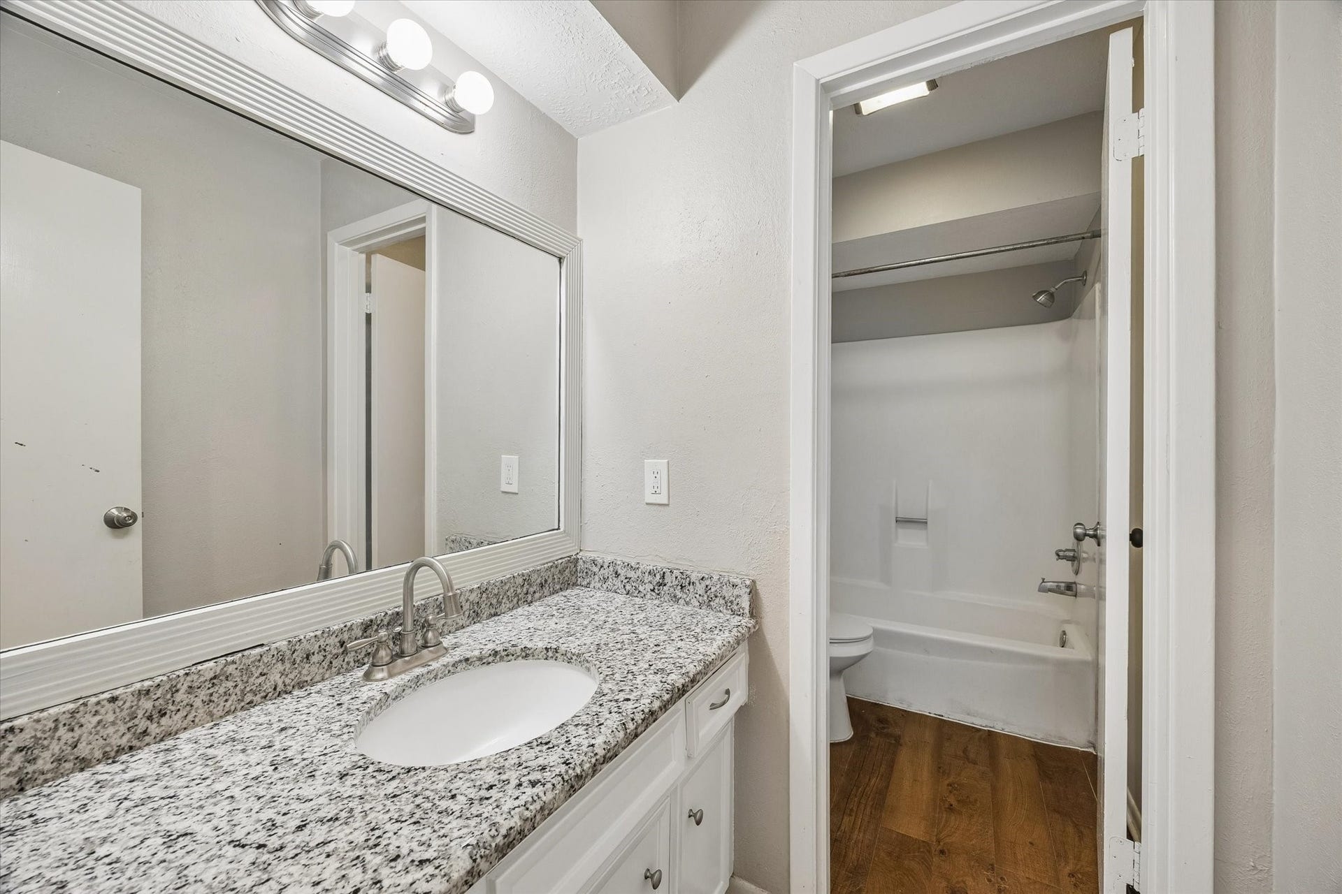 130 Red Oak Lane, Conroe, TX 77304 130 Red Oak Lane, Conroe, TX 77304