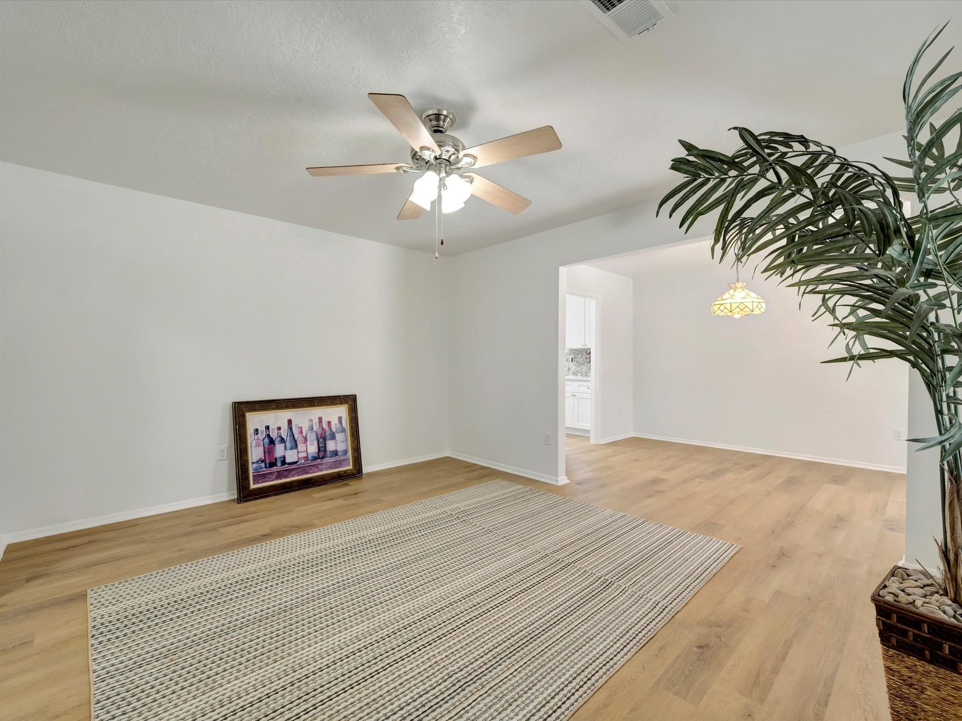 1003 Richvale Lane, Houston, TX 77062 Formal living