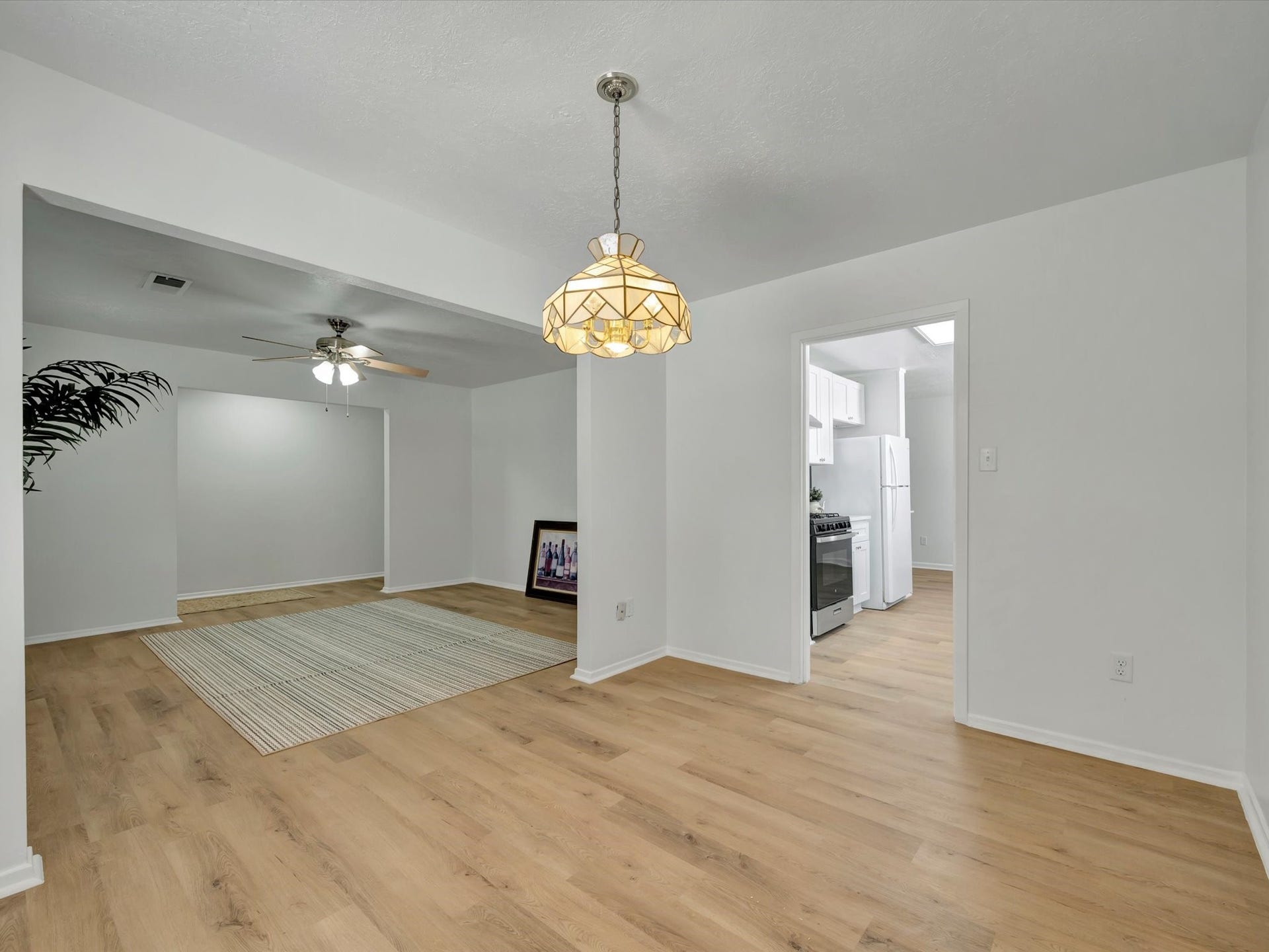1003 Richvale Lane, Houston, TX 77062 Nice size dinning