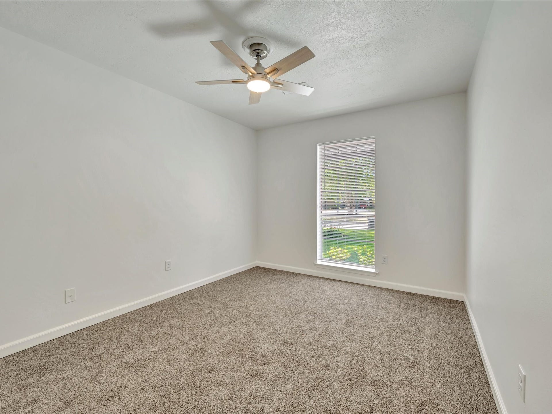 1003 Richvale Lane, Houston, TX 77062 Guest bed room 3