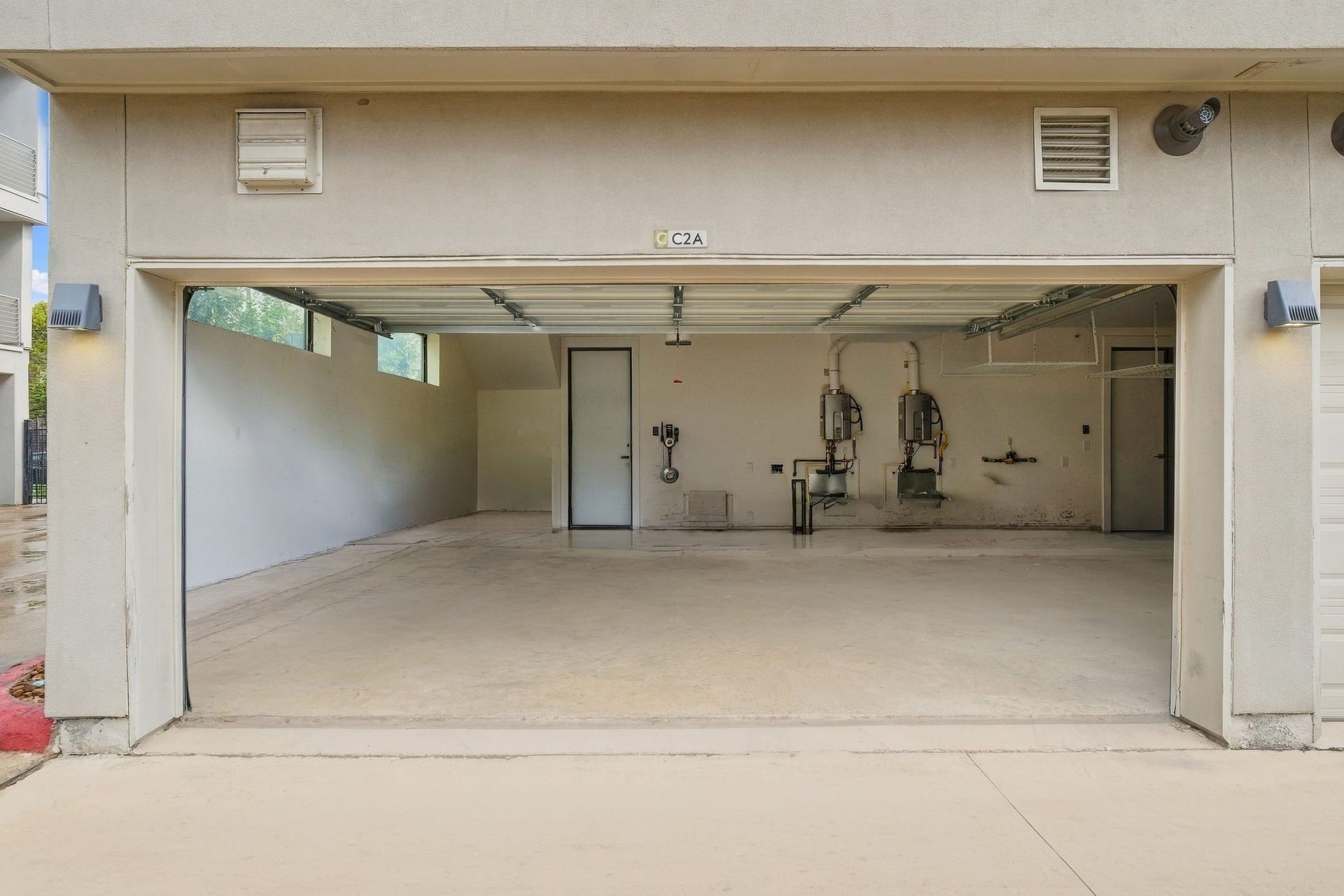 2401 Crawford Street, #C2A, Houston, TX 77004 2401 Crawford Street, #C2A, Houston, TX 77004
