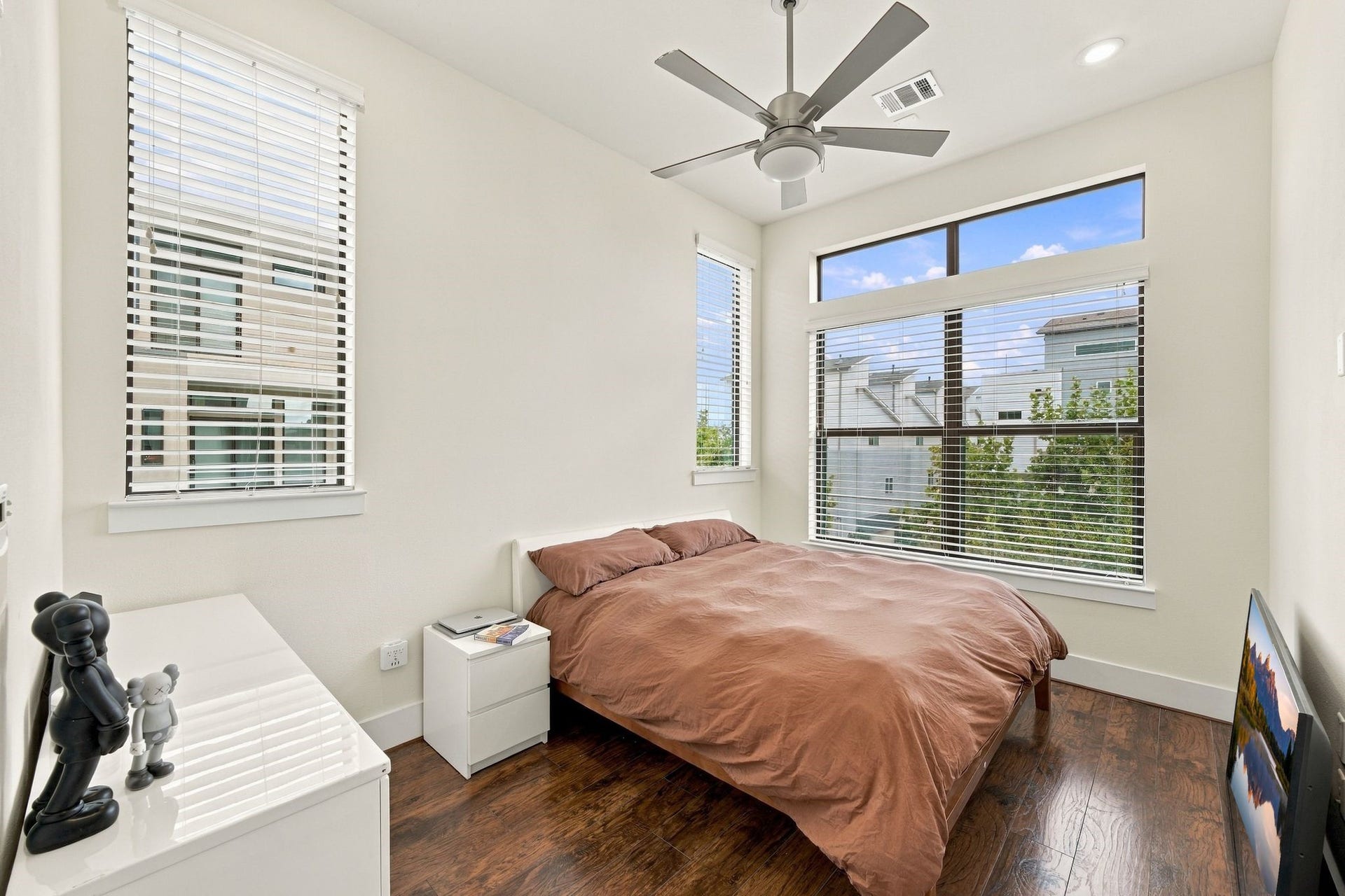 2401 Crawford Street, #C2A, Houston, TX 77004 2401 Crawford Street, #C2A, Houston, TX 77004