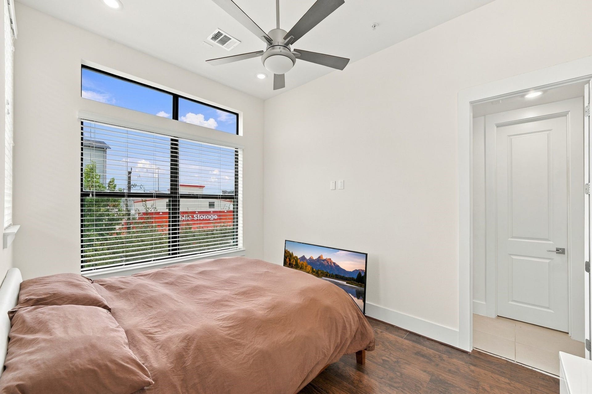 2401 Crawford Street, #C2A, Houston, TX 77004 2401 Crawford Street, #C2A, Houston, TX 77004