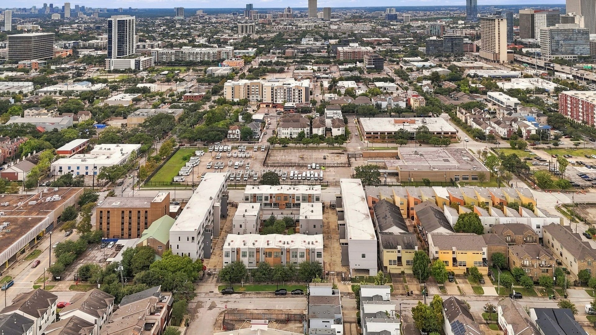 2401 Crawford Street, #C2A, Houston, TX 77004 2401 Crawford Street, #C2A, Houston, TX 77004
