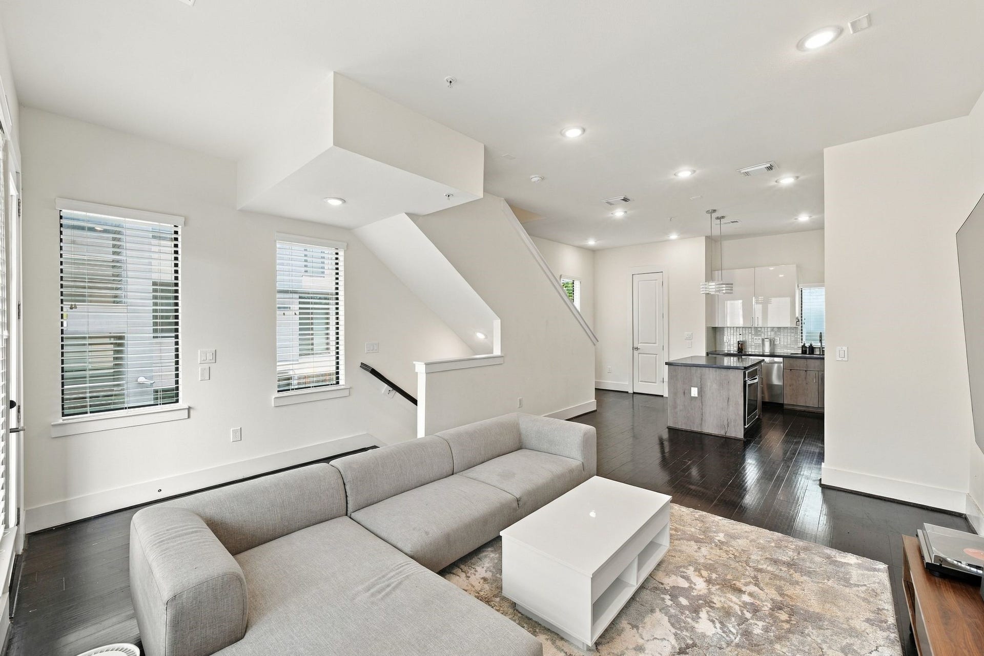 2401 Crawford Street, #C2A, Houston, TX 77004 2401 Crawford Street, #C2A, Houston, TX 77004