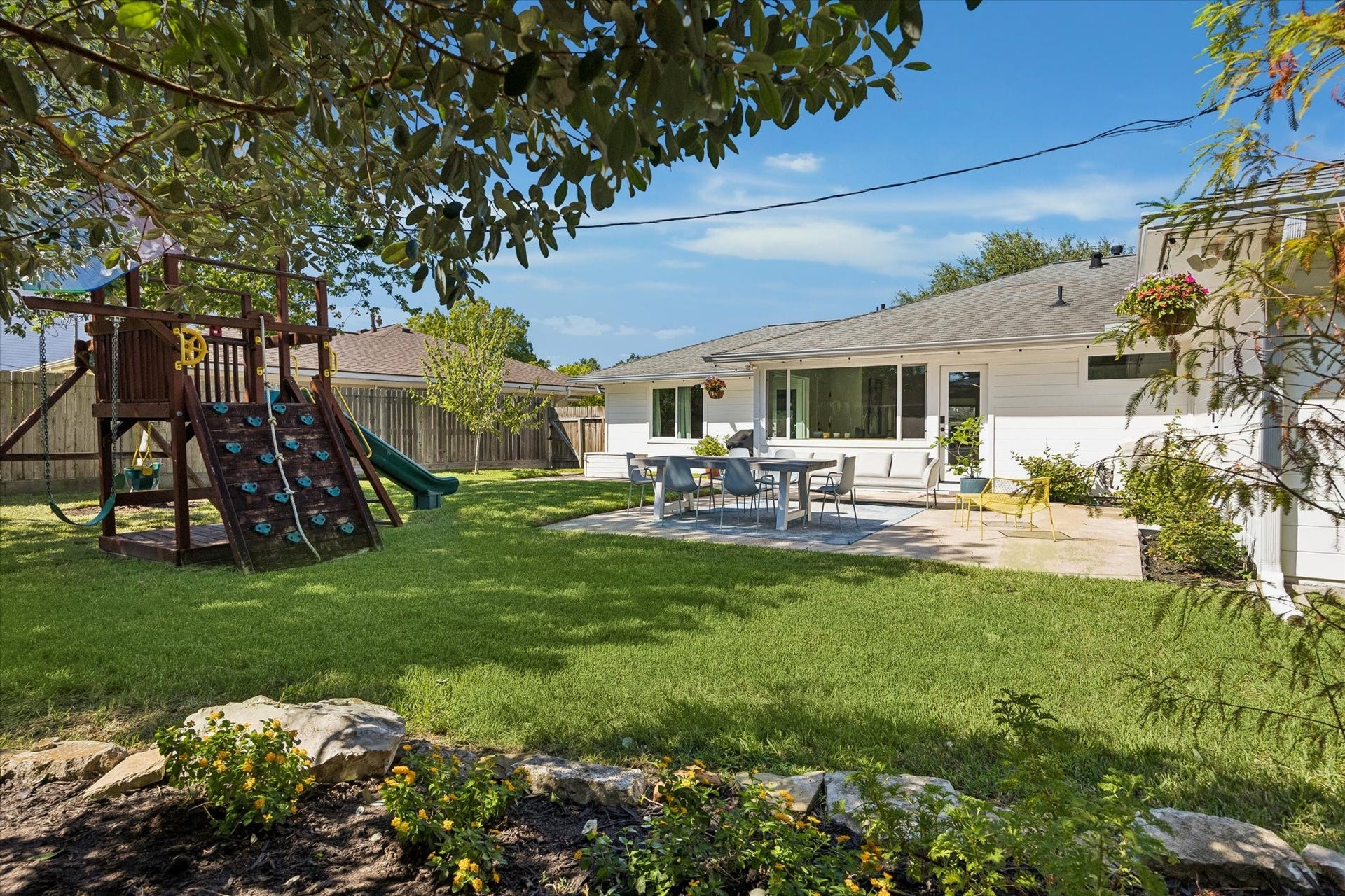 3027 Stanton Street, Houston, TX 77025 3027 Stanton Street, Houston, TX 77025
