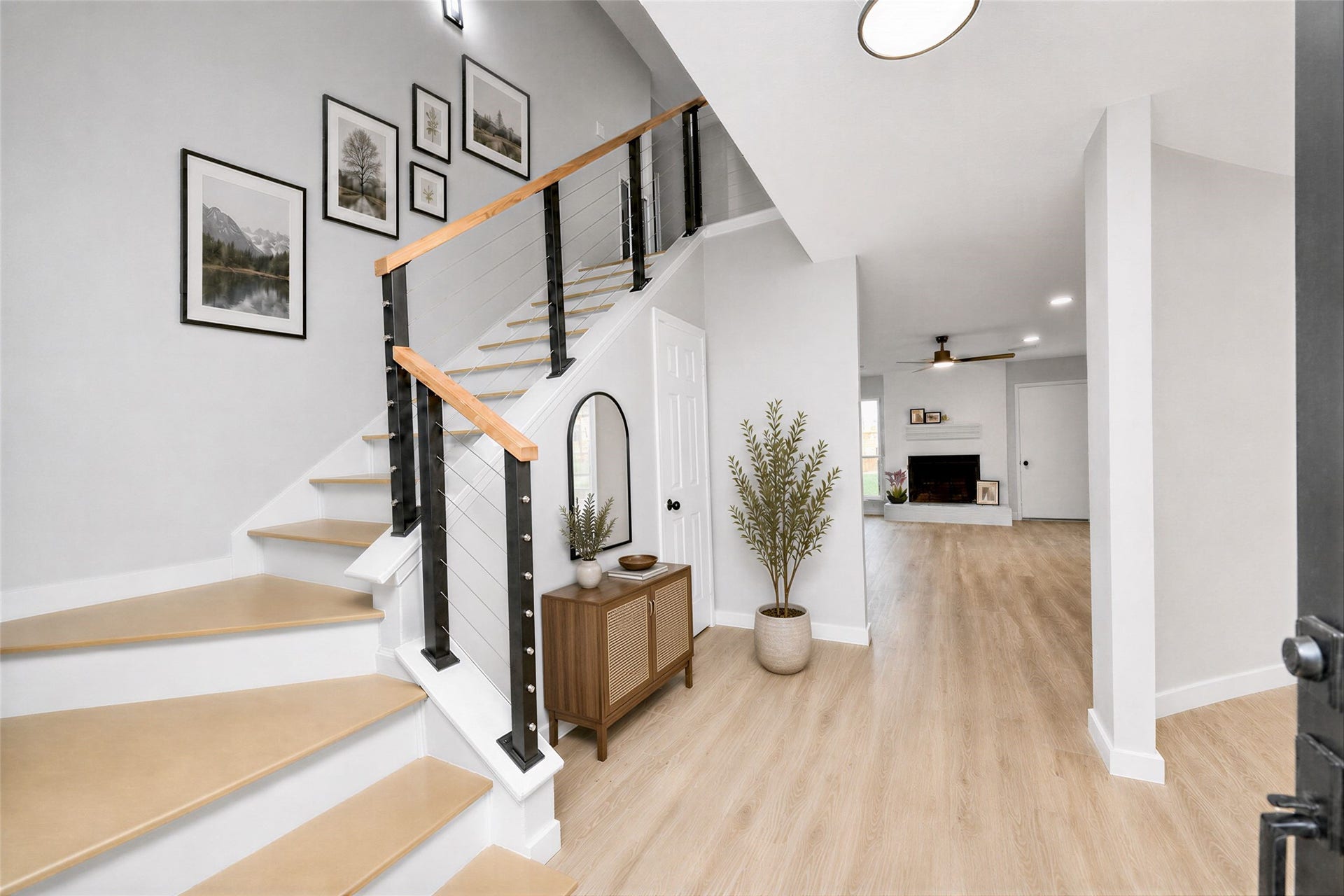 3234 Pebble Lake Drive, Sugar Land, TX 77479 Virtually staged Entryway