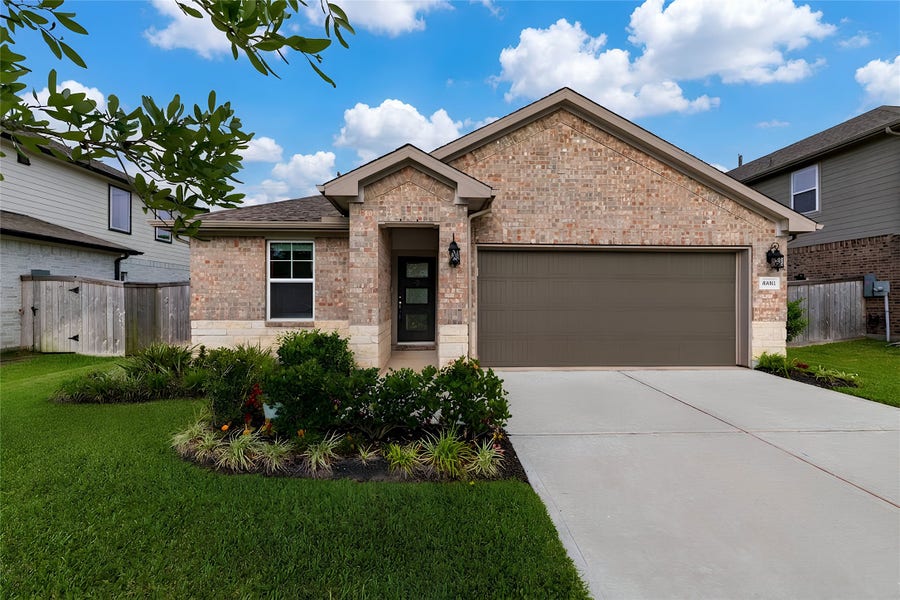 Property photo for 4910 Bottlebrush Drive, Pearland, TX