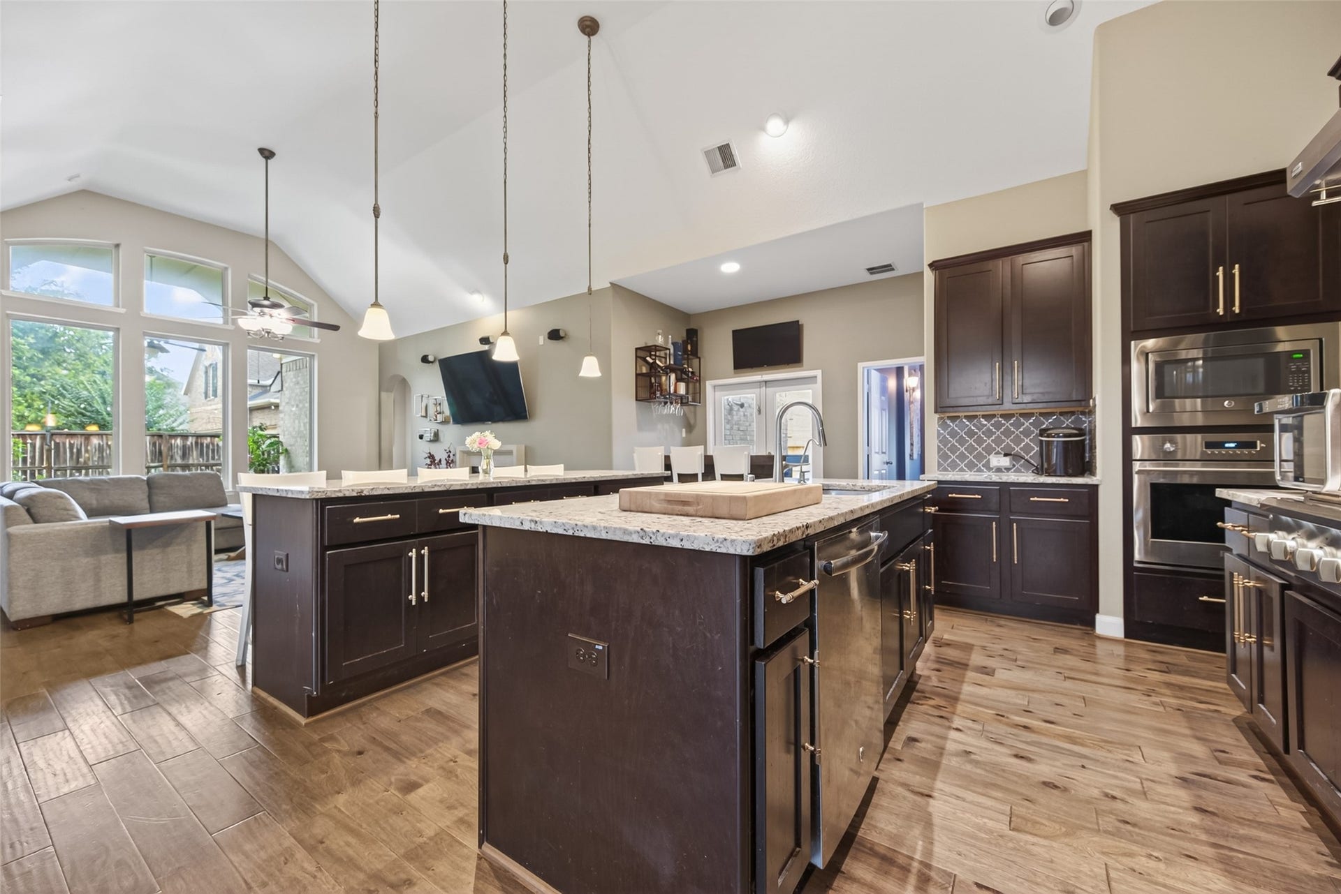 19610 Pecos Bend Court, Cypress, TX 77433 As you past the rotunda, you will enter the fabulous kitchen.