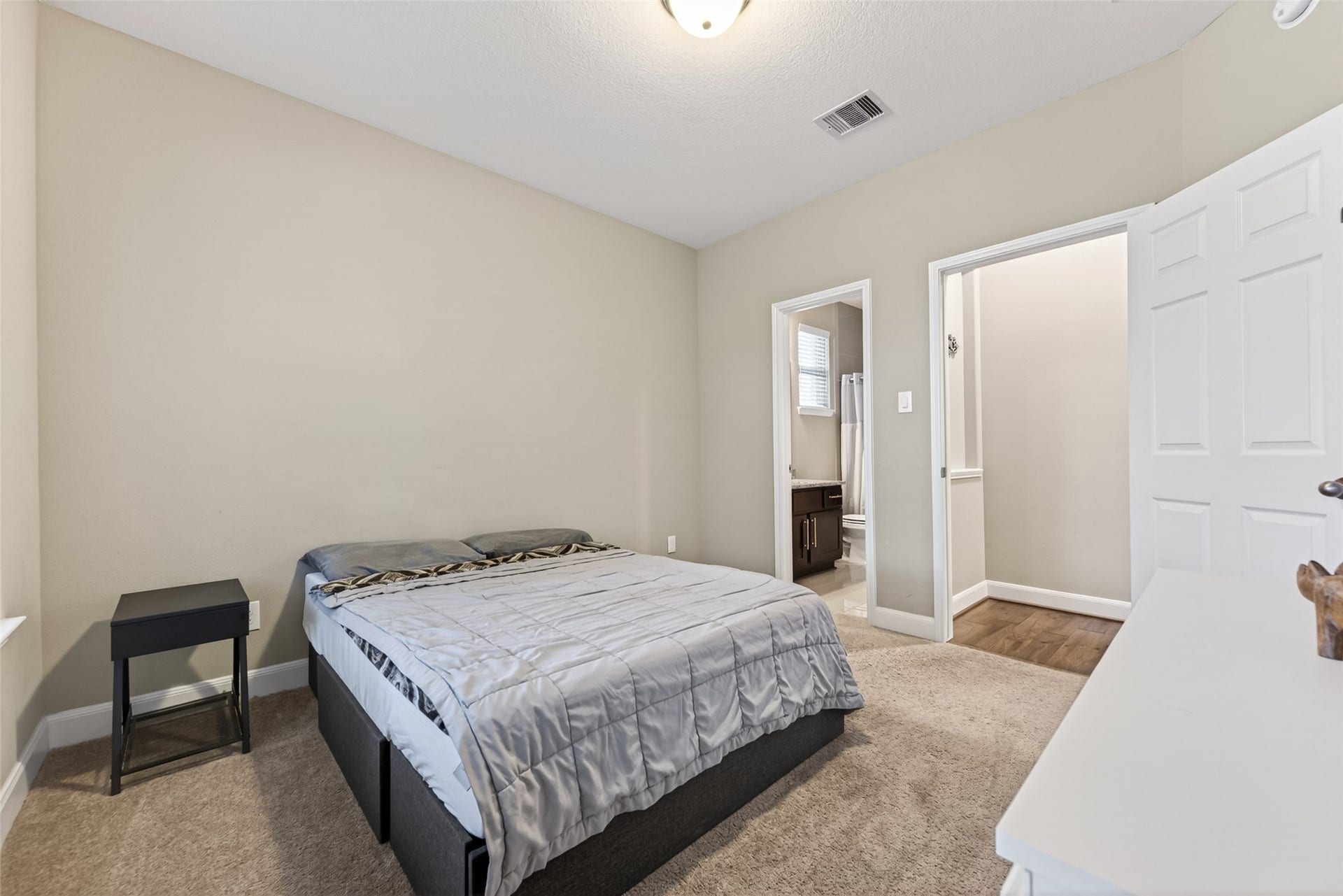 19610 Pecos Bend Court, Cypress, TX 77433 Secondary bedroom located in the front of the home with en-suite bathroom