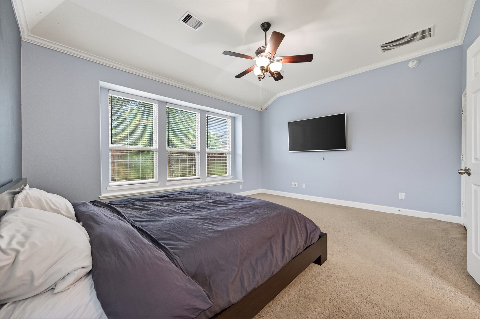 19610 Pecos Bend Court, Cypress, TX 77433 Great view to the back yard and also great ambiance with natural light.