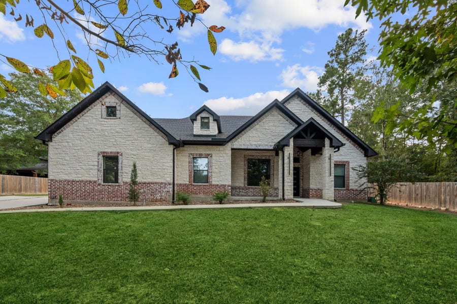 Property photo for 19691 Village Forest Drive, Montgomery, TX