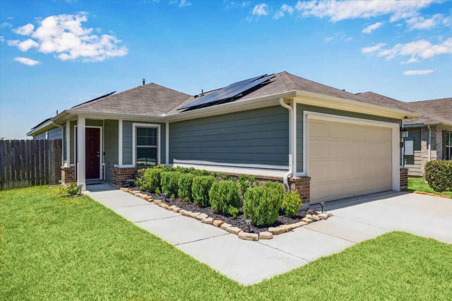 Property photo for 2493 Clydesdale Lane, Alvin, TX