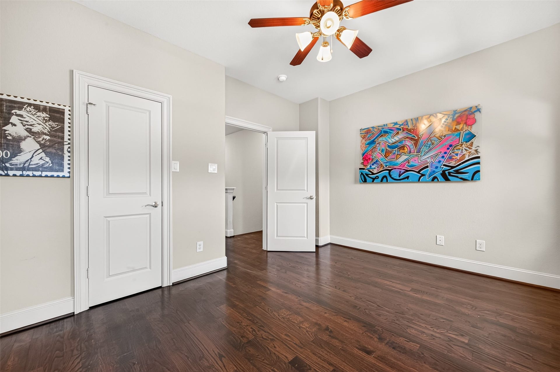 5930 Kiam Street, Houston, TX 77007 Another view of Bedroom #1. Door to hallway ahead.