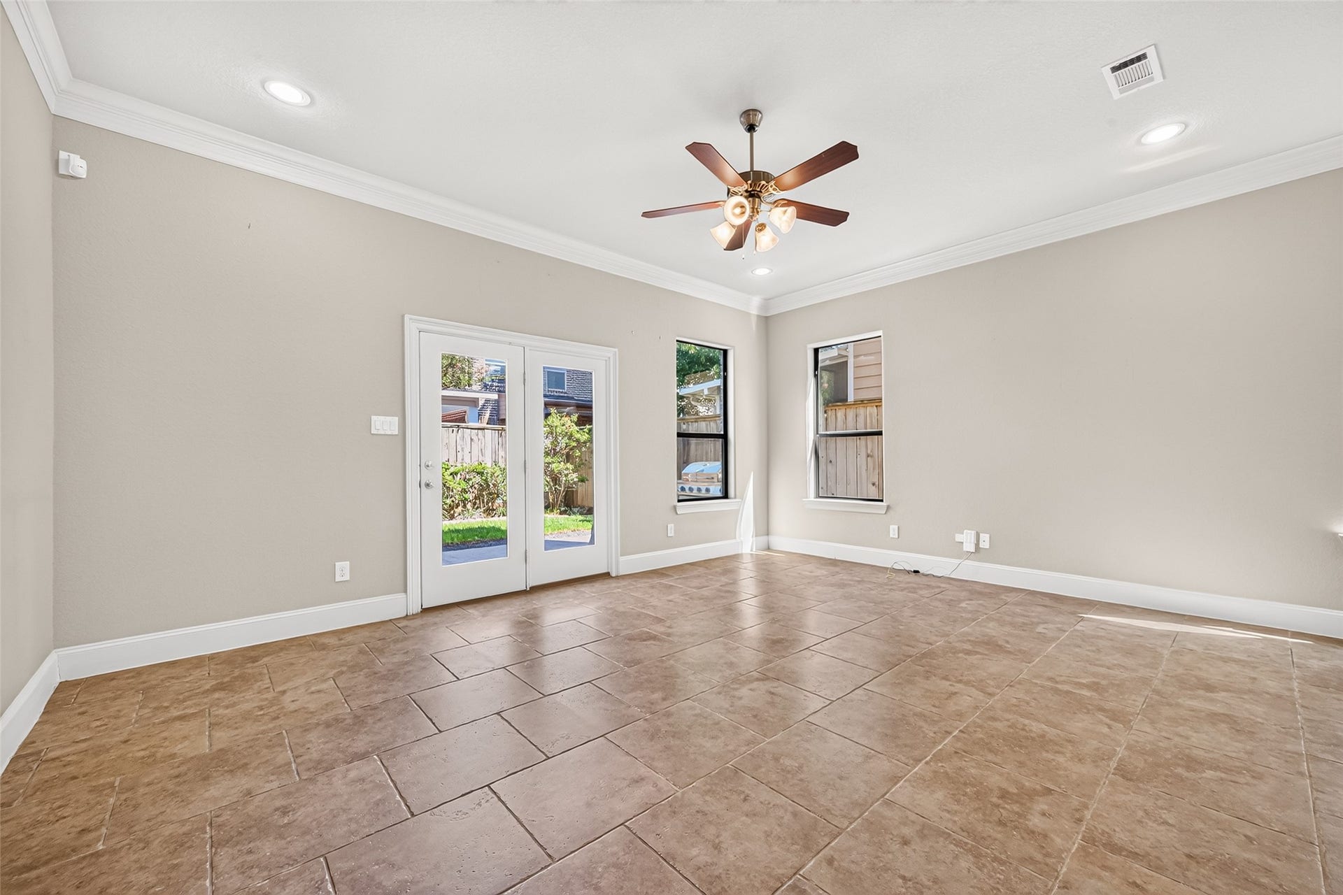 5930 Kiam Street, Houston, TX 77007 Another View LR - lots of space for your furniture!