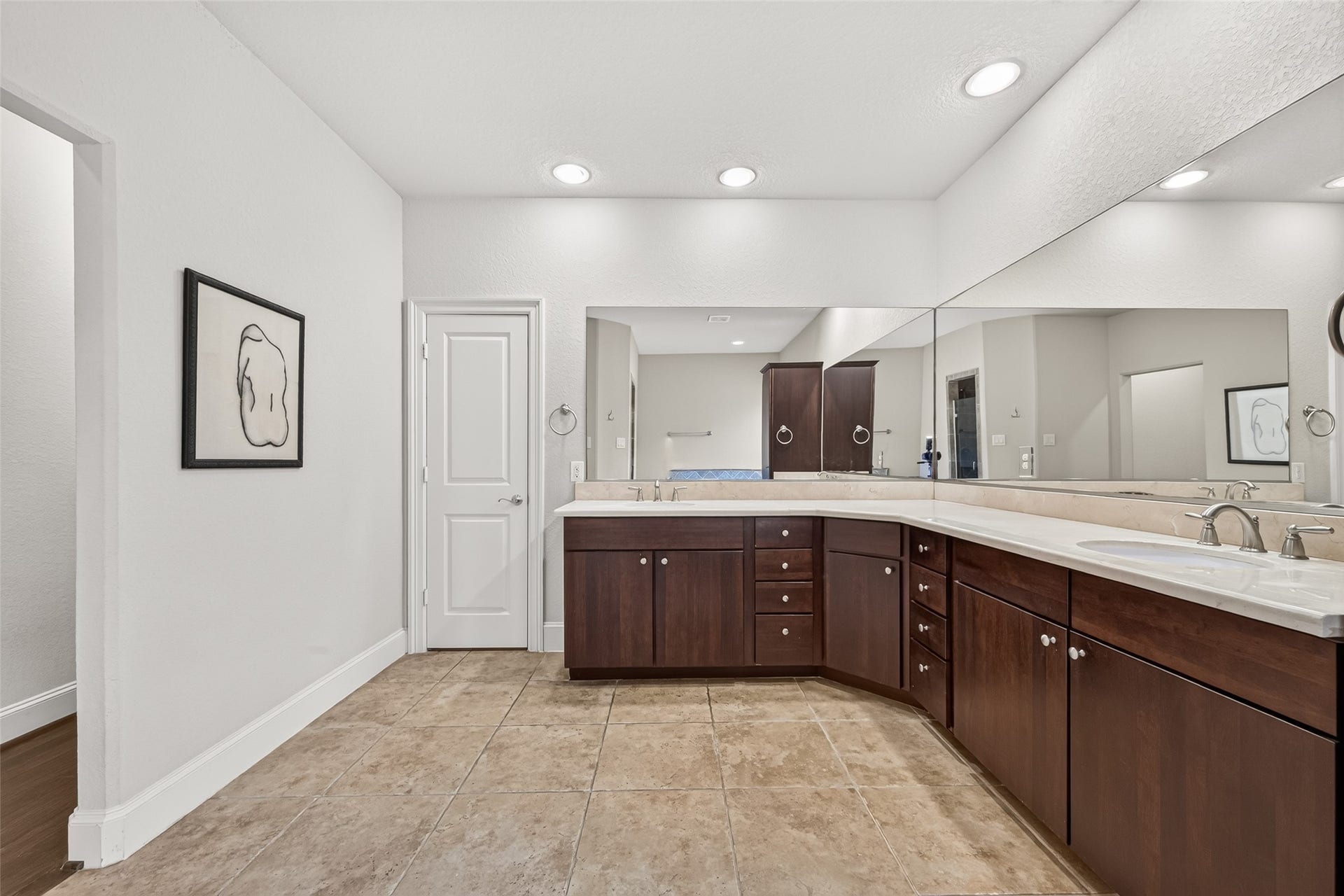 5930 Kiam Street, Houston, TX 77007 Primary Bath, sep private WC through door ahead. So spacious!