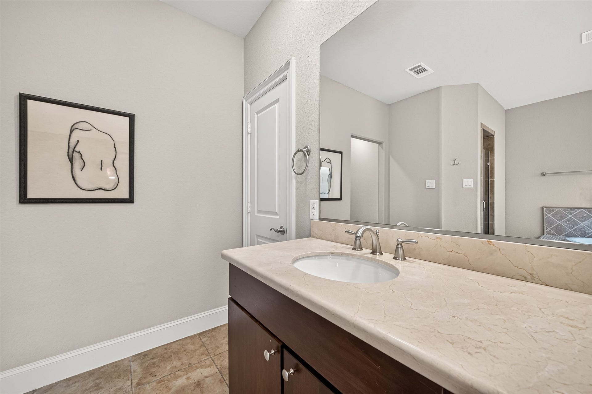 5930 Kiam Street, Houston, TX 77007 Another view Primary Bathroom. Separate WC through door.