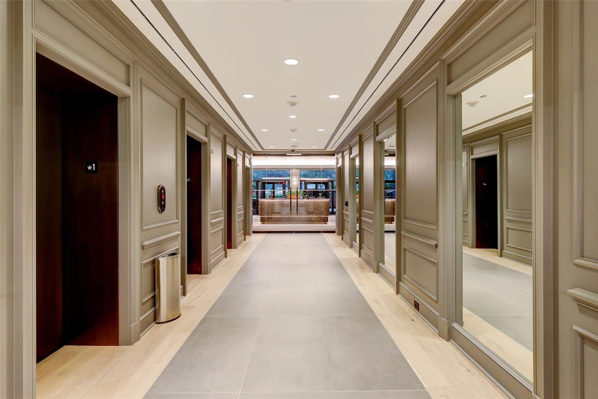 5100 San Felipe Street, #374E, Houston, TX 77056 Elevator lobby looking toward the concierge desk.