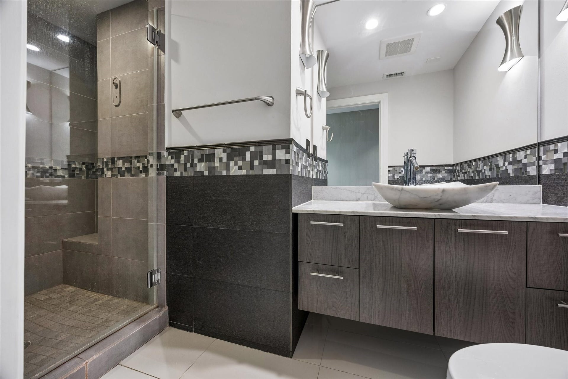 5100 San Felipe Street, #374E, Houston, TX 77056 5100 San Felipe Street, #374E, Houston, TX 77056