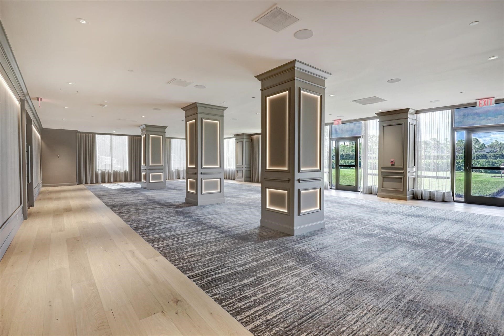 5100 San Felipe Street, #374E, Houston, TX 77056 Large party room with caterers kitchen for your next gathering.