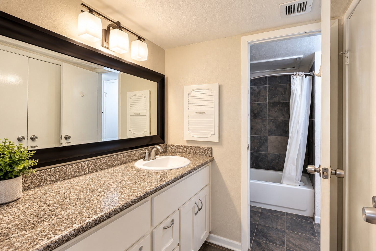 3035 Walnut Bend Lane, #33, Houston, TX 77042 3035 Walnut Bend Lane, #33, Houston, TX 77042